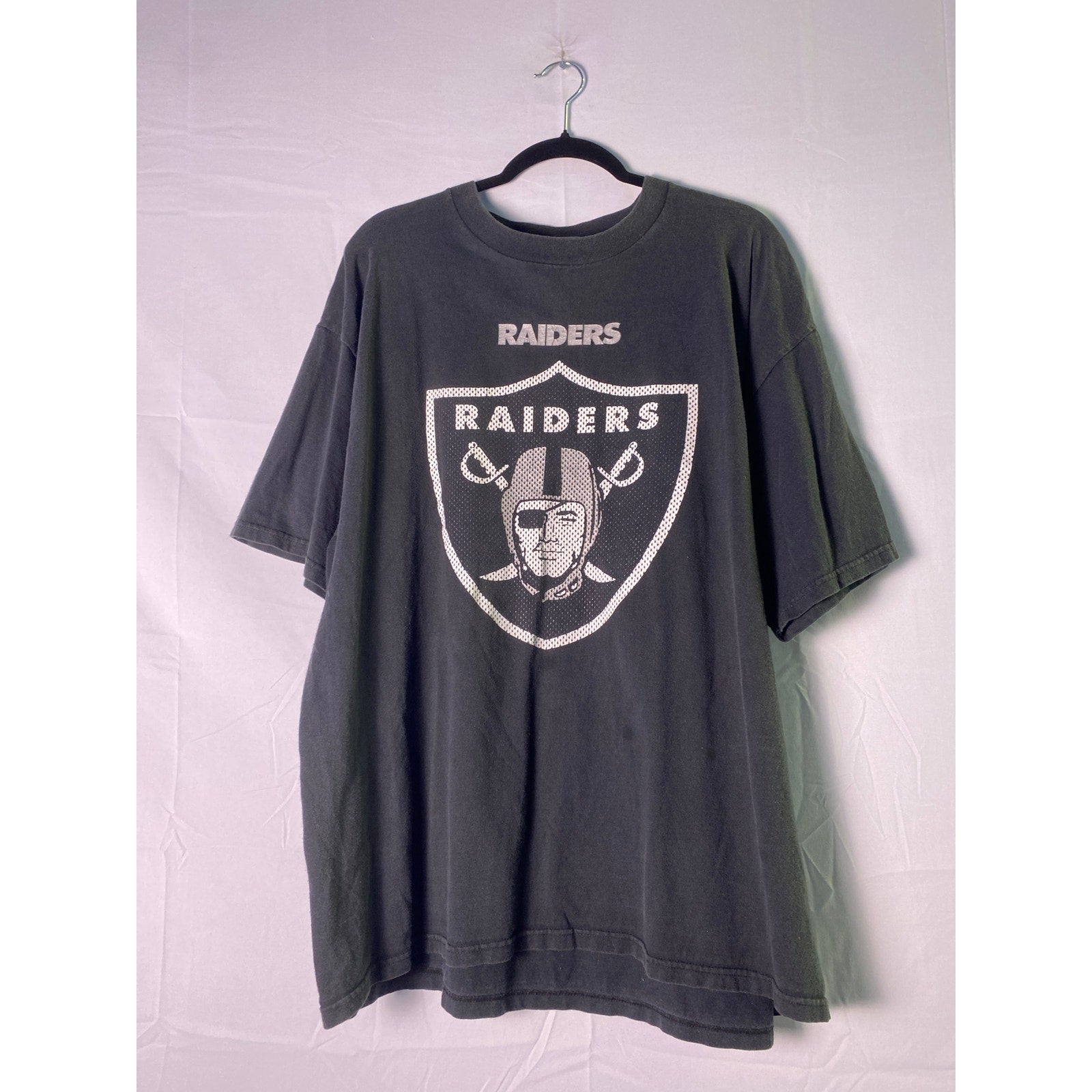 Vintage NFL Starter Los Angeles Raiders Graphic Print Black Shirt Men's Size 2XL