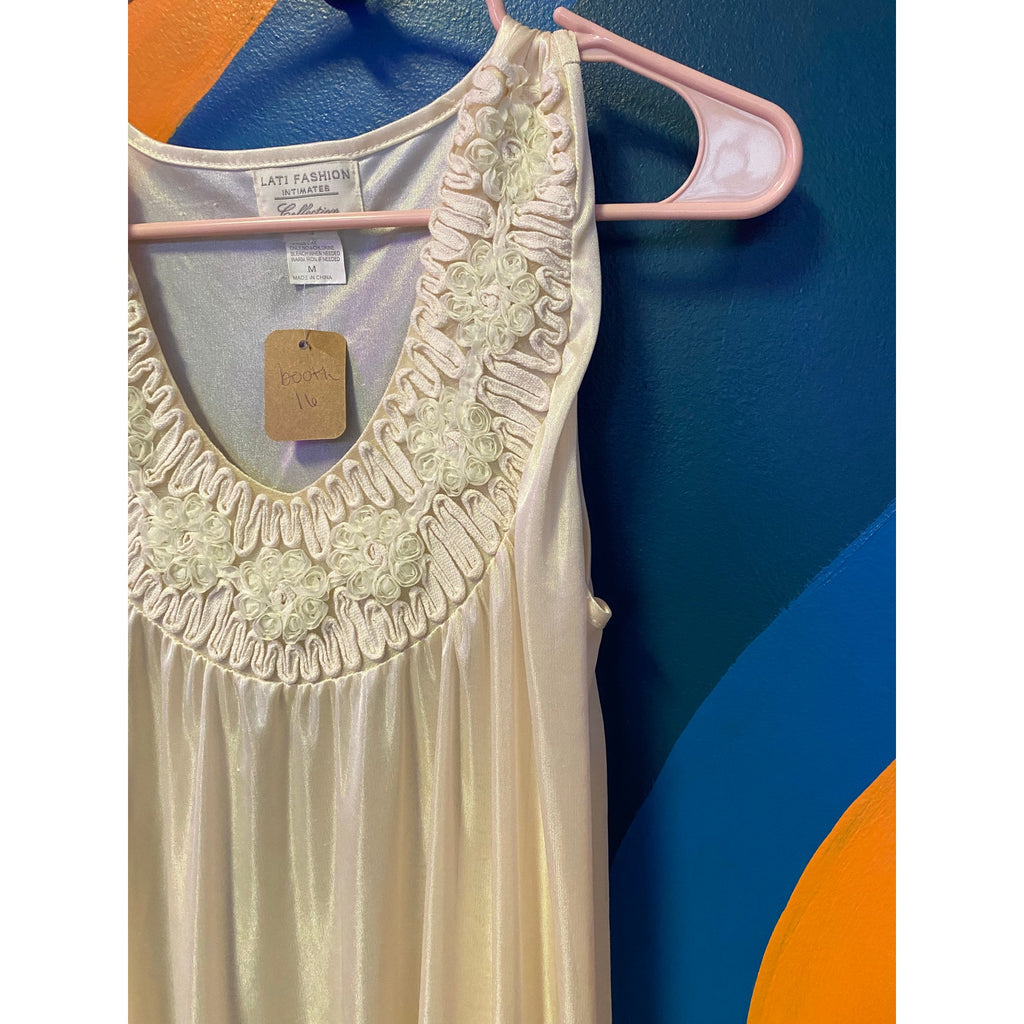 LATI Fashion Intimates White Sleeveless Satin Nightgown Women's Size Medium