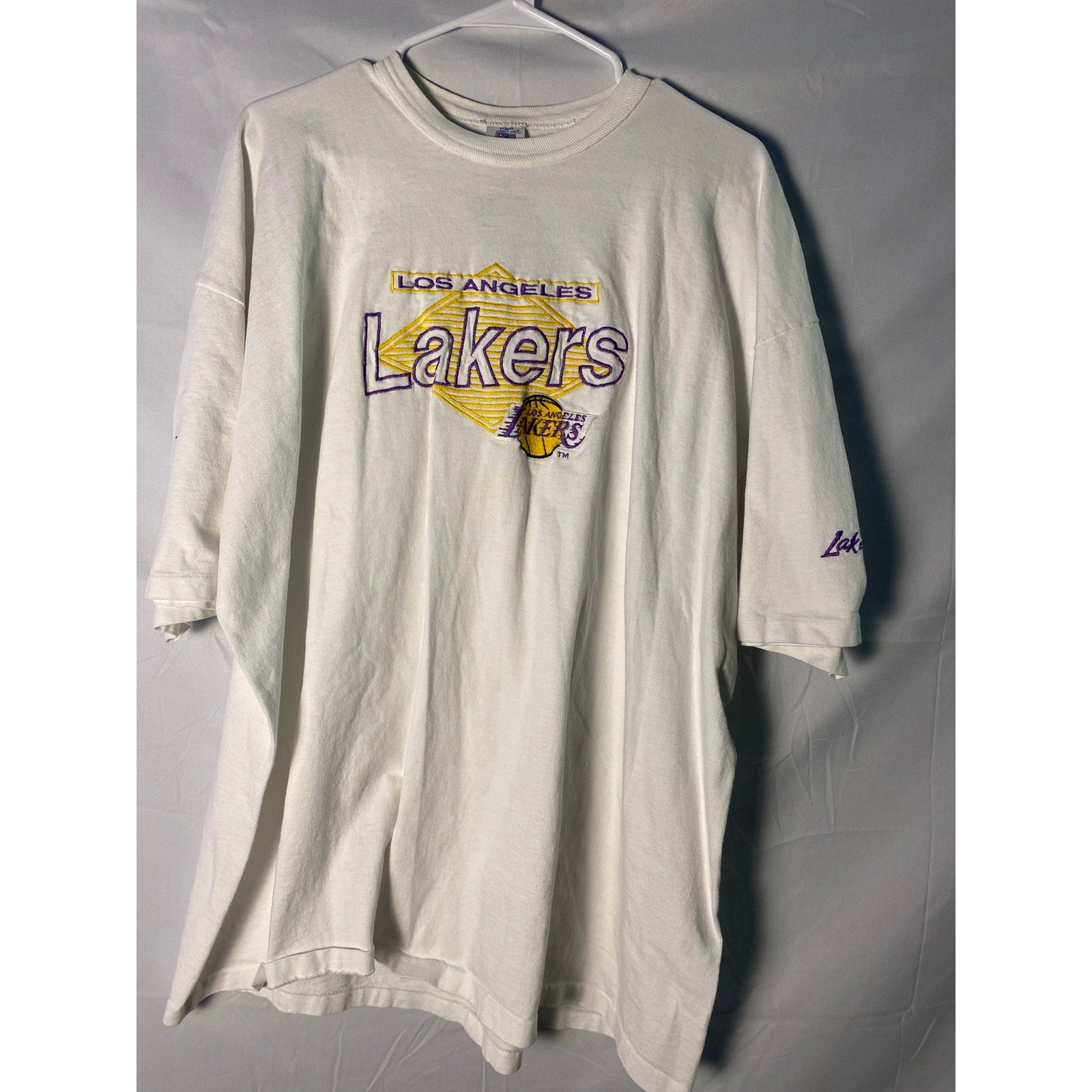 Logo 7 NBA Lakers Los Angeles Embroidered White T-shirt Men's Size XXL Crewneck