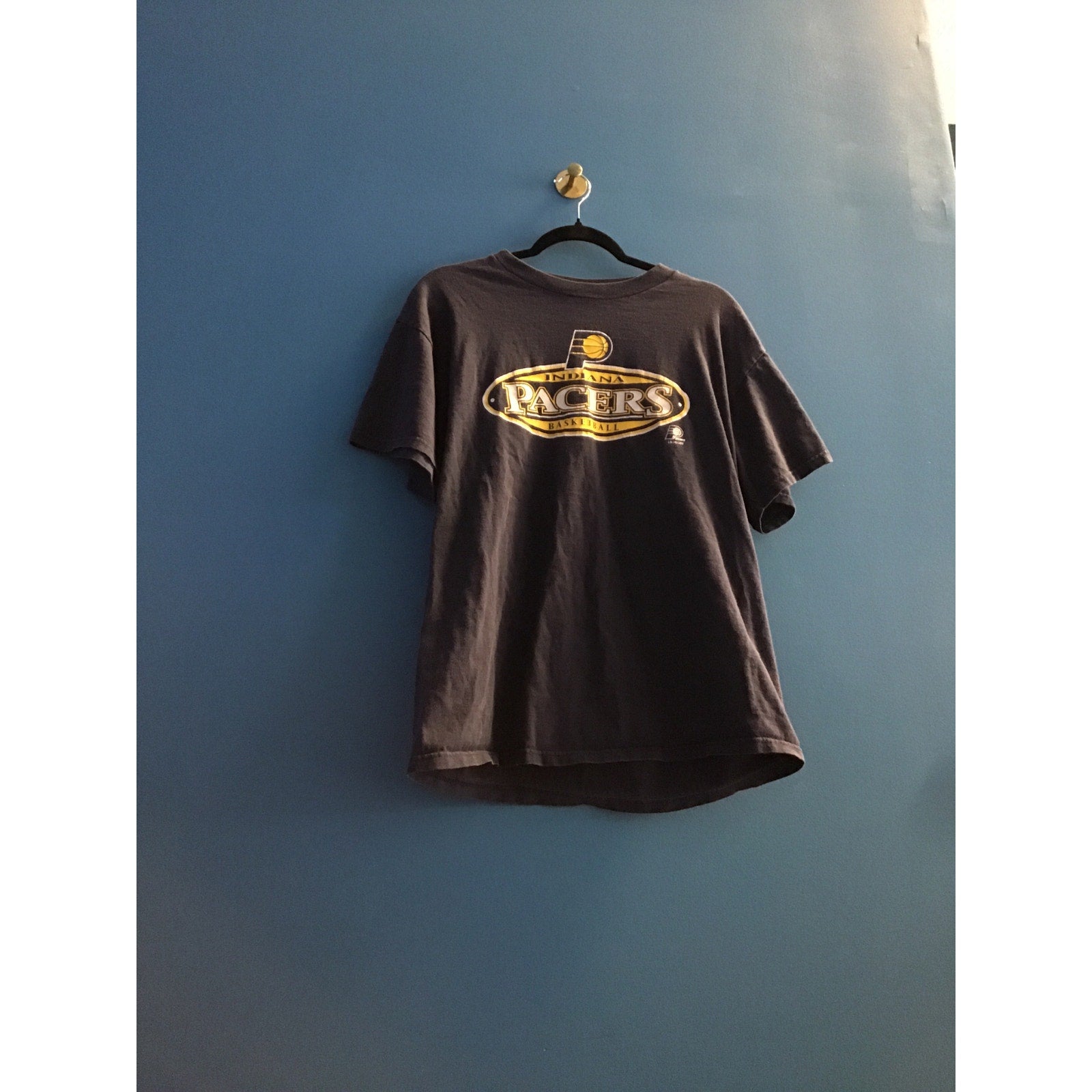 Logo Athletic NBA INDIANA Pacers Basketball Print Black T-shirt Men's Size Large