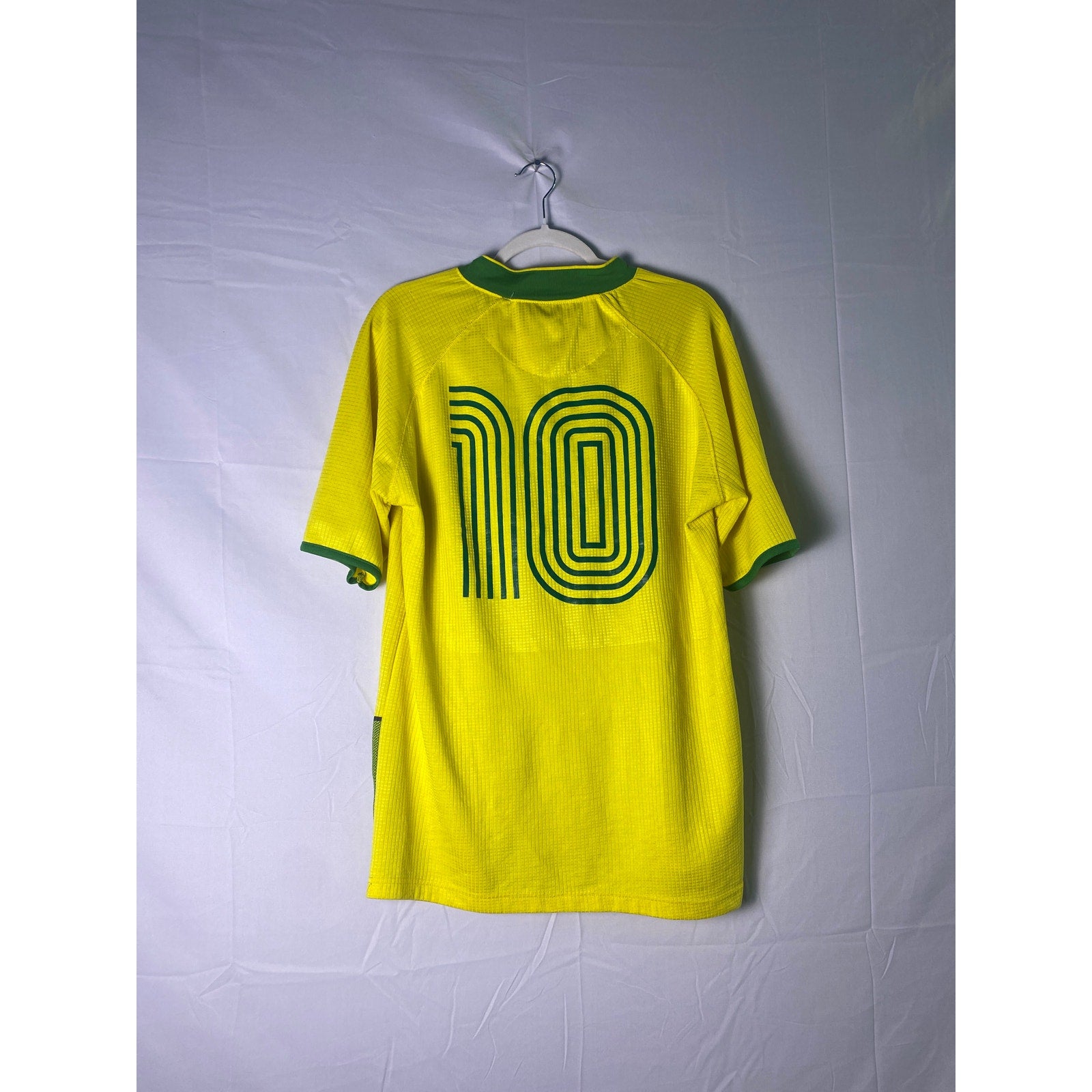 JAMAICA Soccer Futbol Football Yellow Green #10 Jersey Size Large