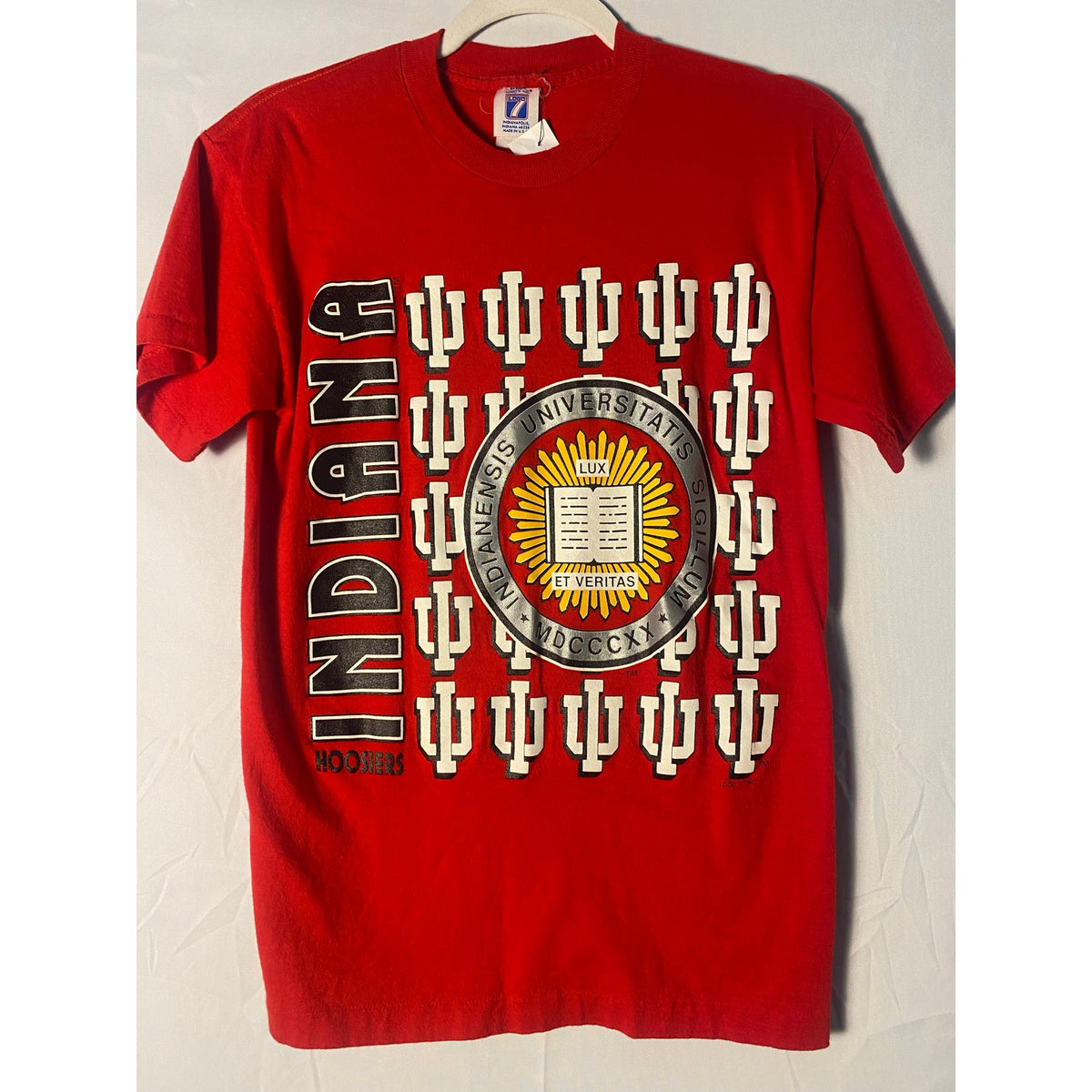 Vintage 90s Logo 7 IU Indiana Hoosiers Graphic Print Red Shirt Men's Size Small