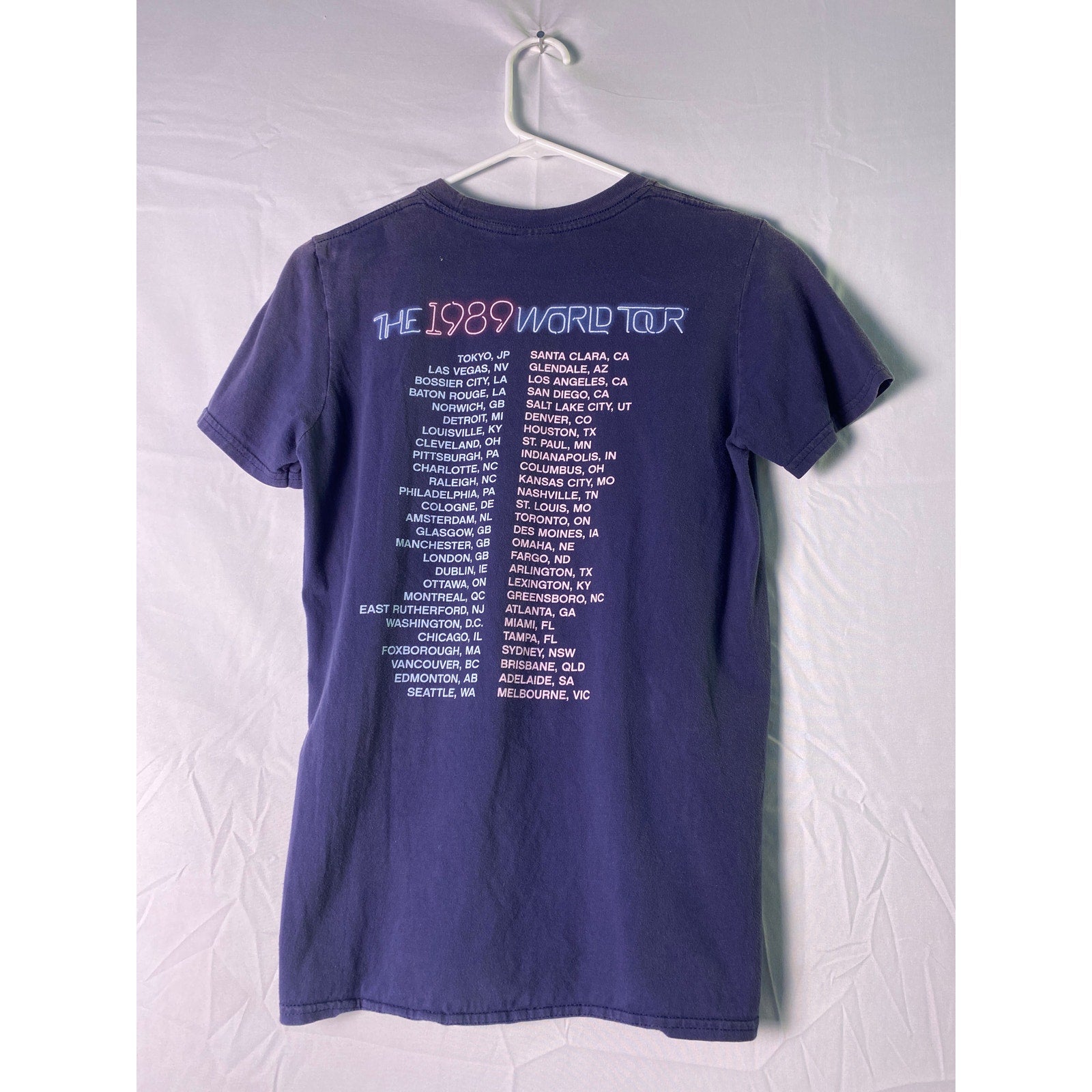 Gildan Taylor Swift The 1989 World Tour Graphic Print Blue Shirt Mens Size Small