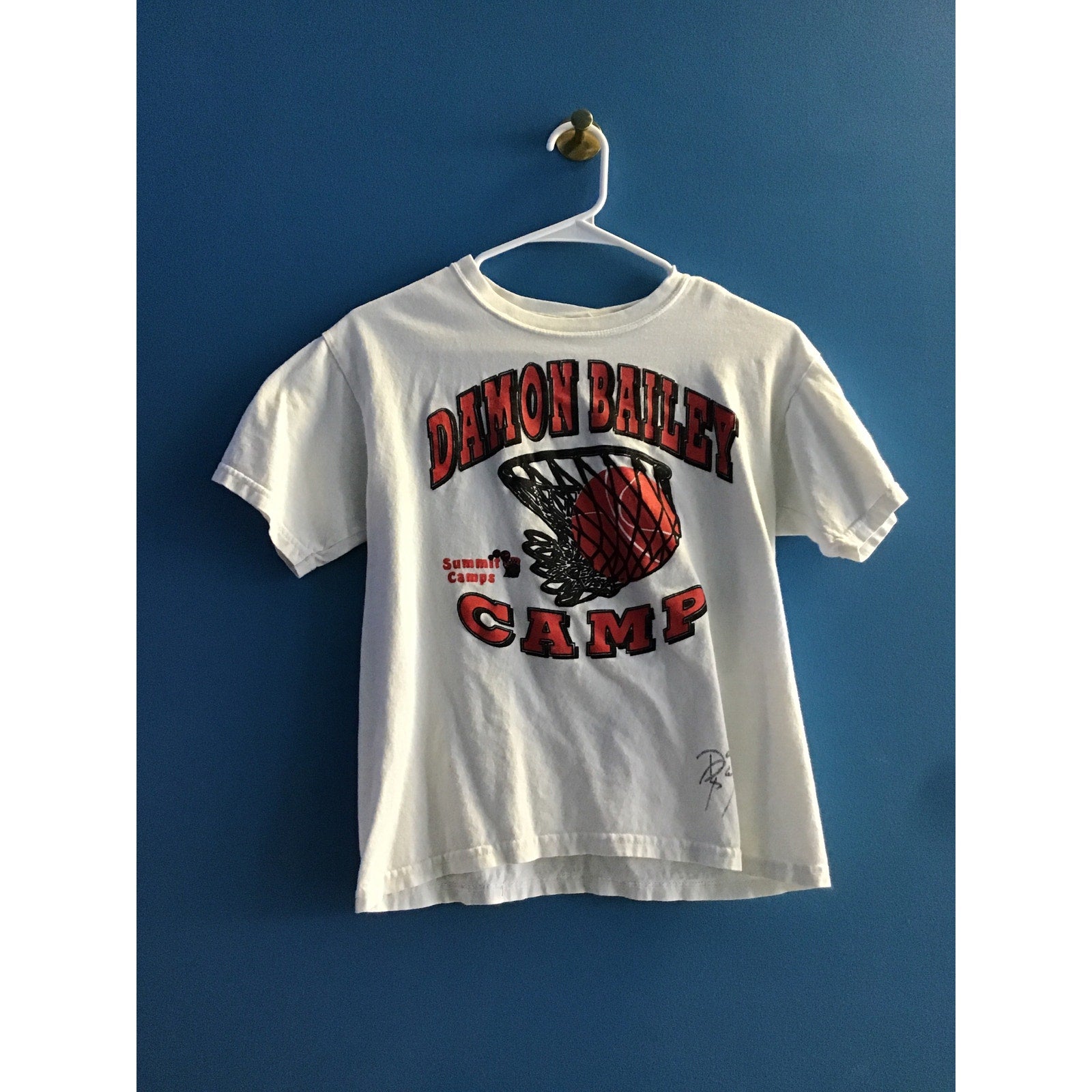 Gildan Damon Bailey Basketball Camp Print SIGNED White Shirt Youth Size Large