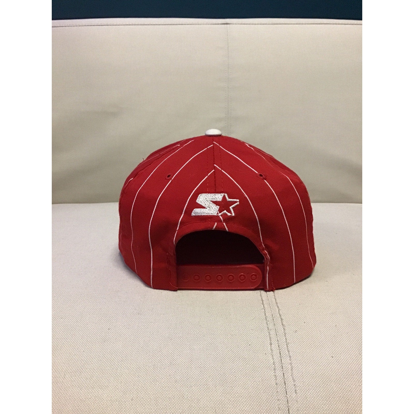 Starter IU Indiana Hoosiers University Hat Snap Back Pinstripe Red White