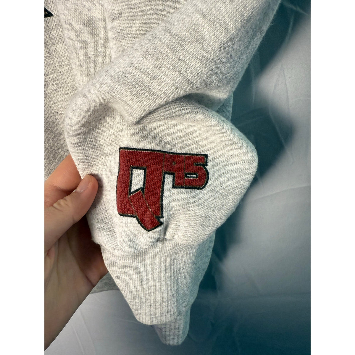 IU Q97 crewneck