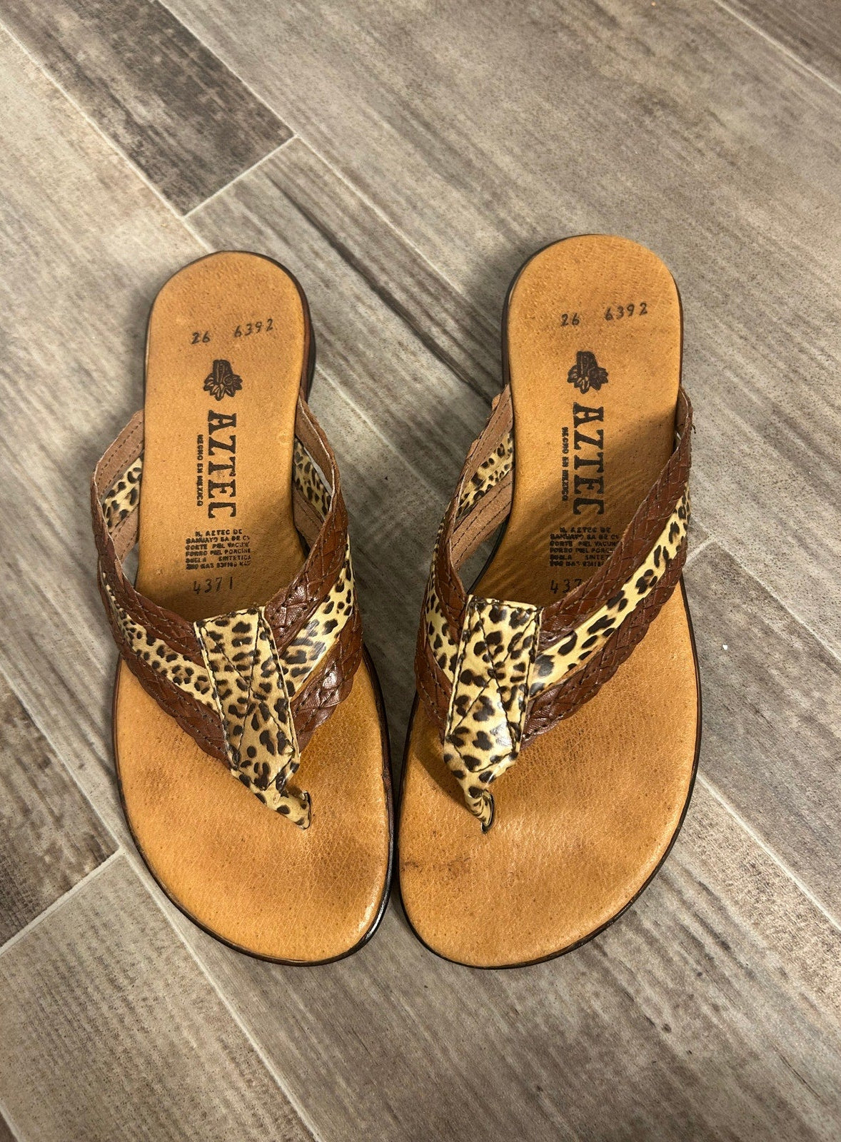 Aztec Brown Leopard Flip Flops Flat Sandals Women's Size 7.5