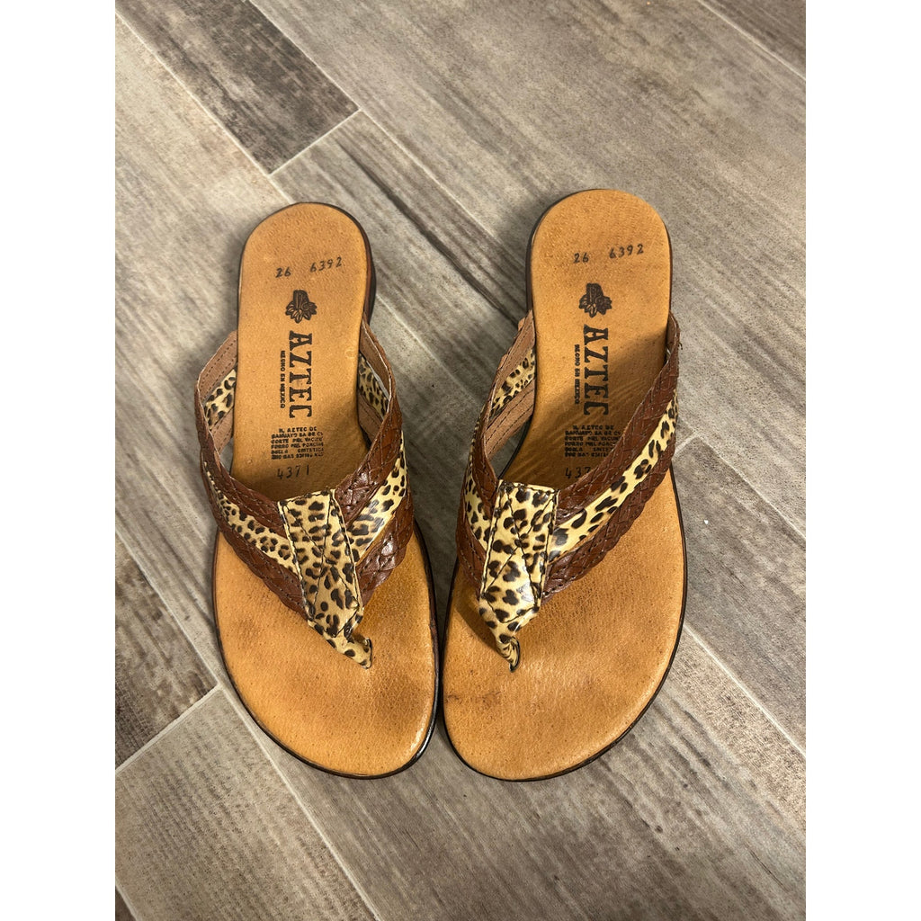 Aztec Brown Leopard Flip Flops Flat Sandals Women's Size 7.5