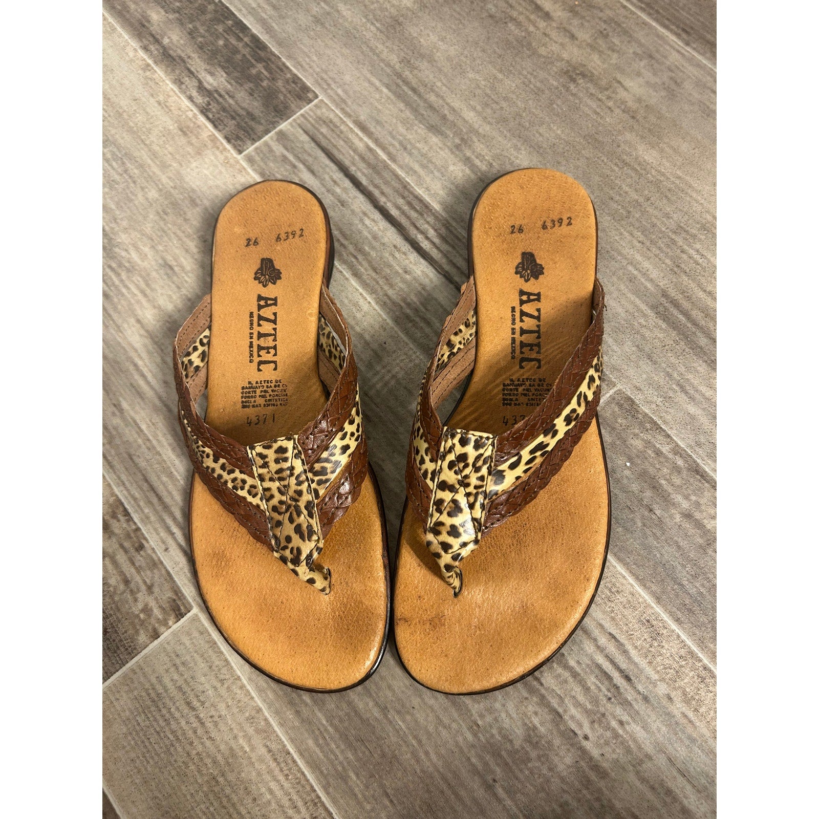 Aztec Brown Leopard Flip Flops Flat Sandals Women's Size 7.5