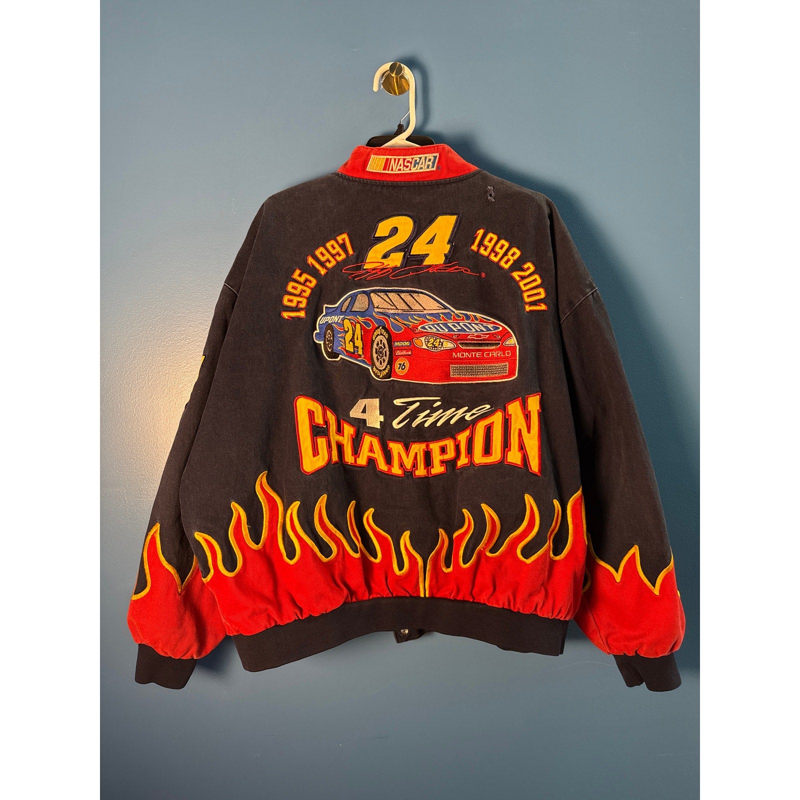 Chase Authentics DuPont NASCAR Jeff Gordon 24 Flames 2001 Jacket Champion XL