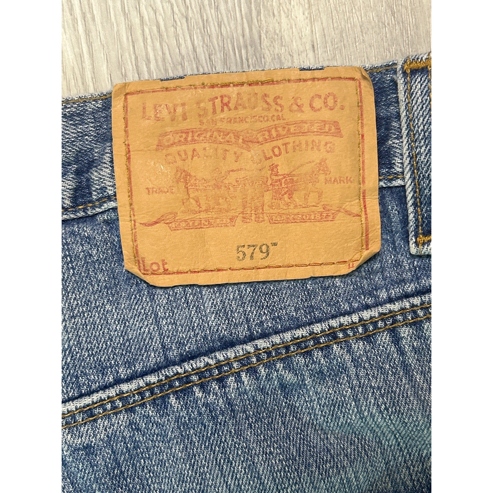 Levi's 579 Baggy Straight Fit Jeans Medium Wash 5-Pockets Men's Size 34x32