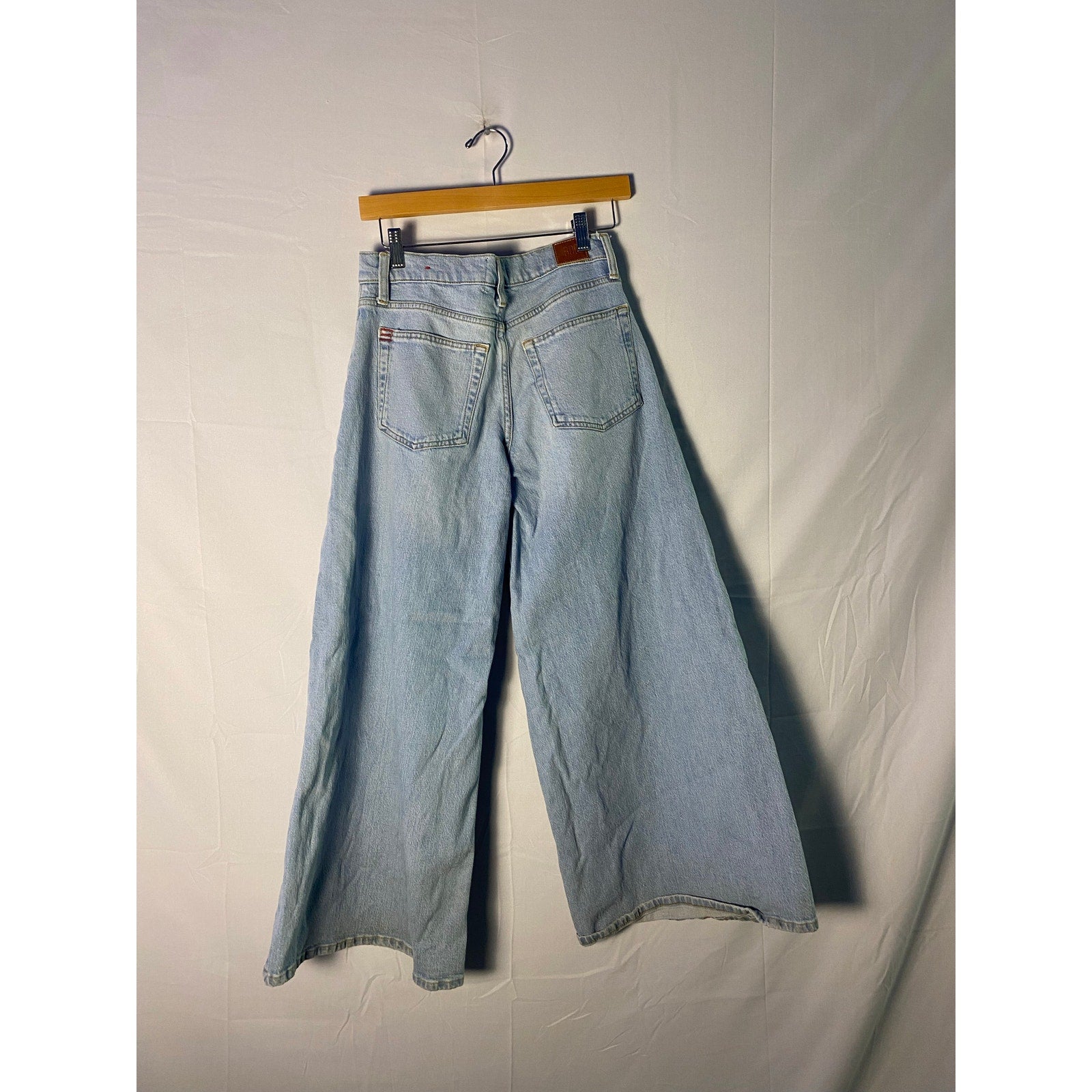 Urban Outfitters Blue Denim Wide Leg Baggy Jeans Light Wash Size Small Low Rise