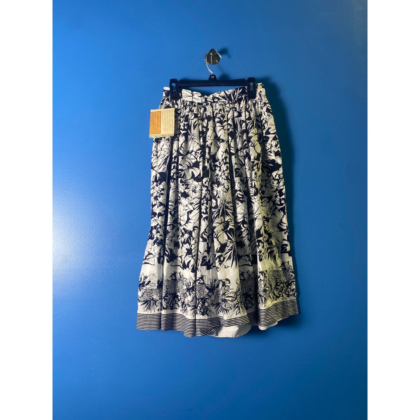 Vintage 90s JON Black/White  Floral Leaves Print Pleated A-line Skirt Women's 4
