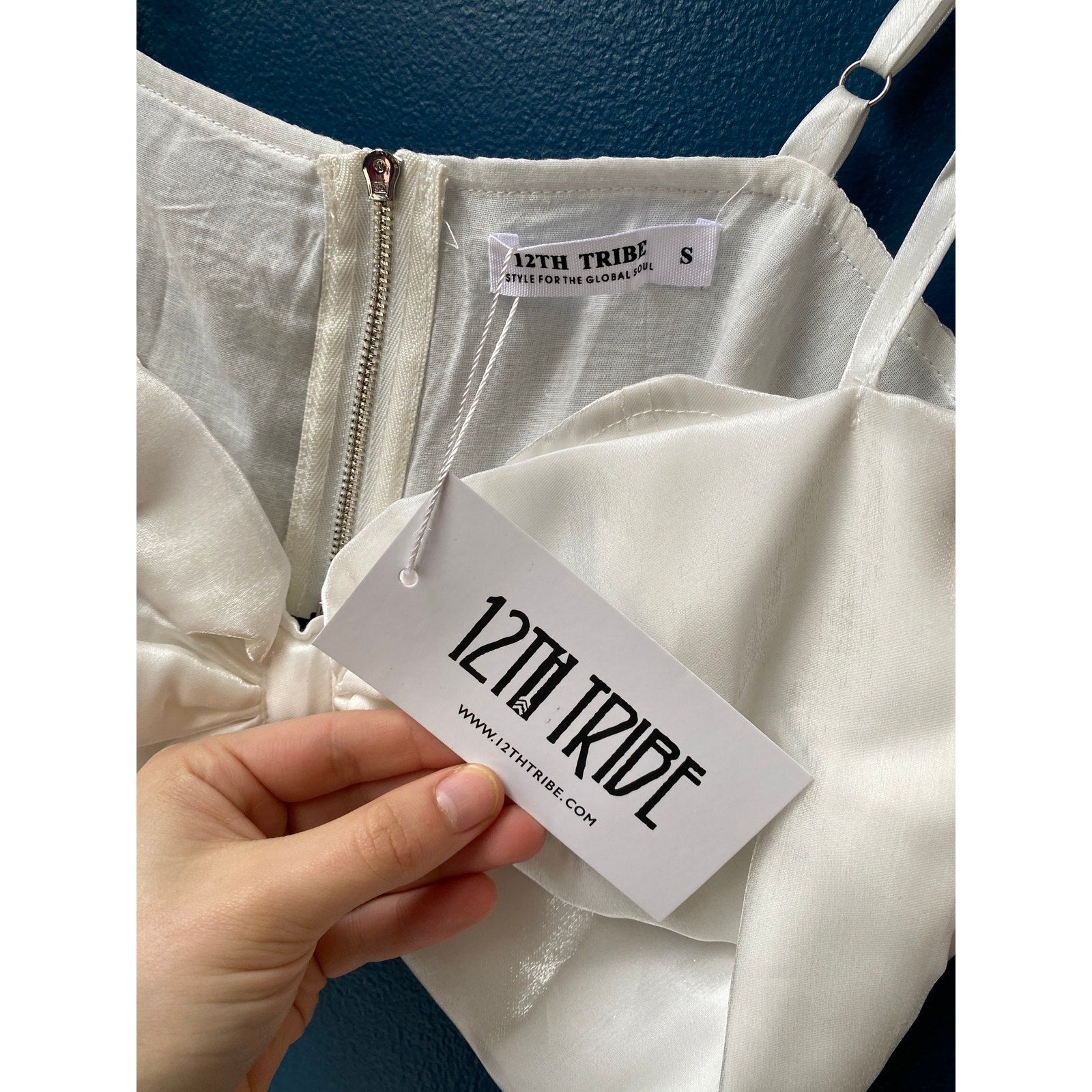 12th Tribe Iridescent White Bow Crop Top Back Zip Womens Size Small NWT