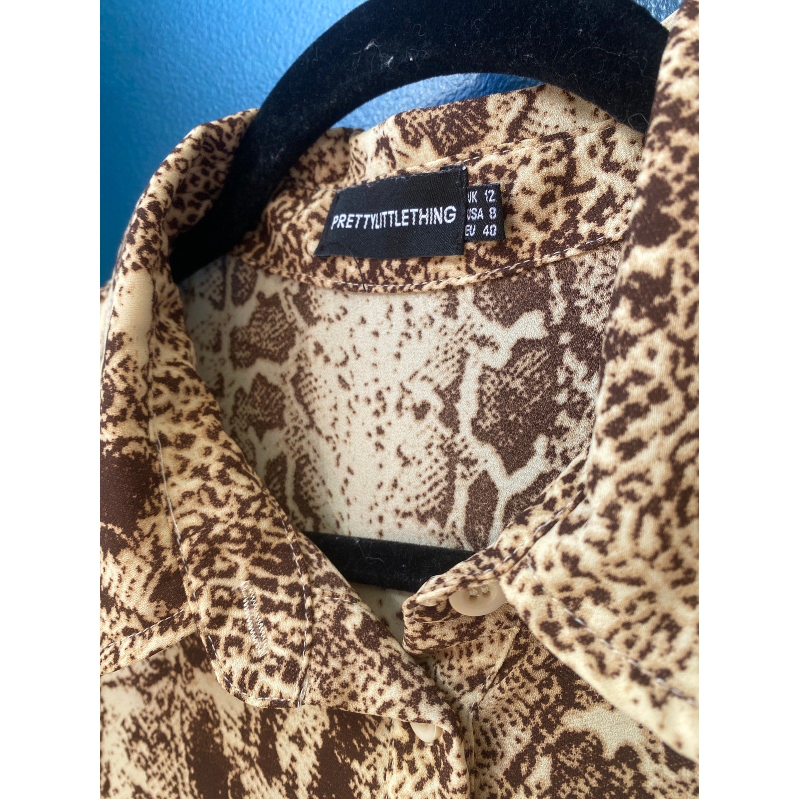 PRETTYLITTLETHING Chiffon Snake Print Long Sleeve Button Up Blouse Womens Size 8