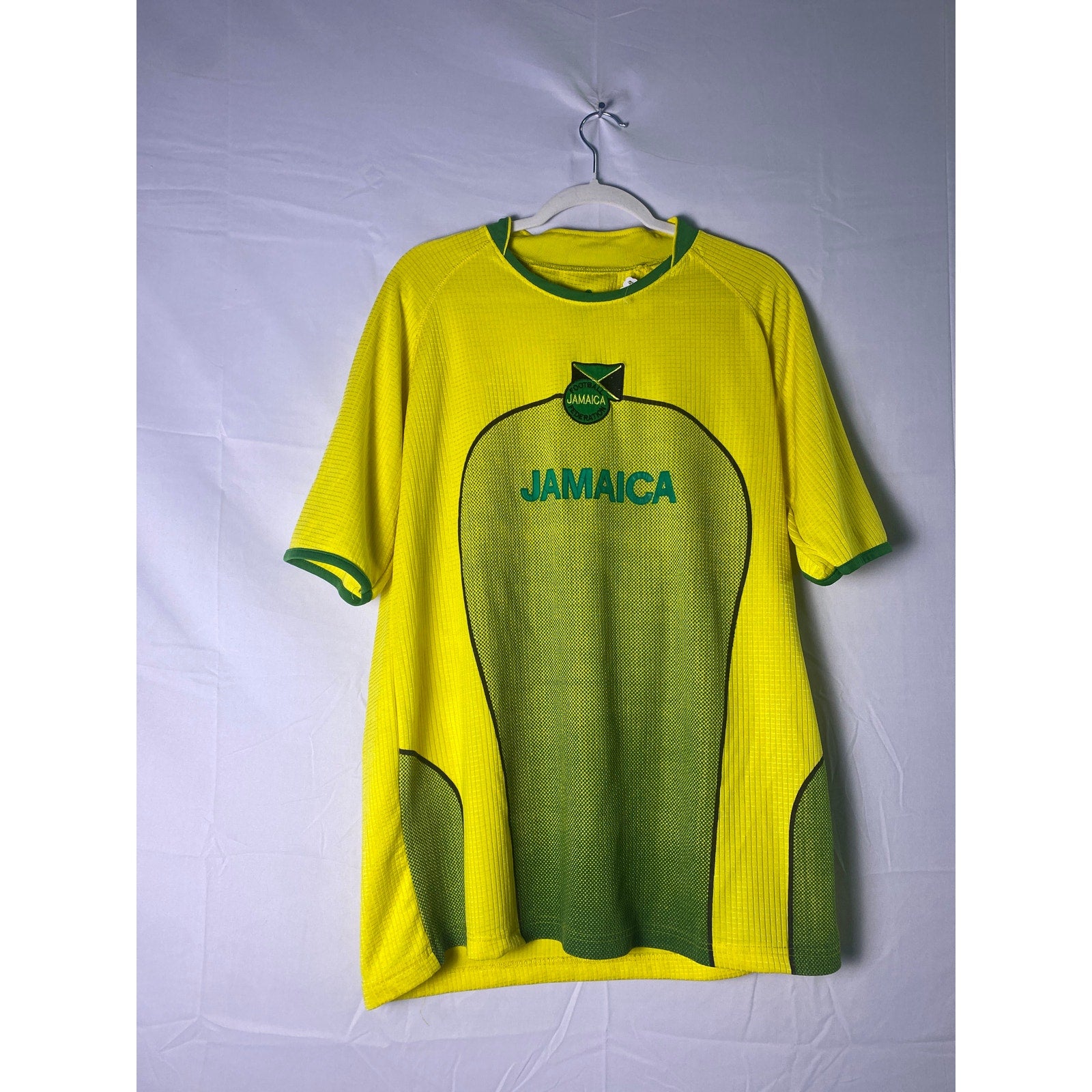 JAMAICA Soccer Futbol Football Yellow Green #10 Jersey Size Large
