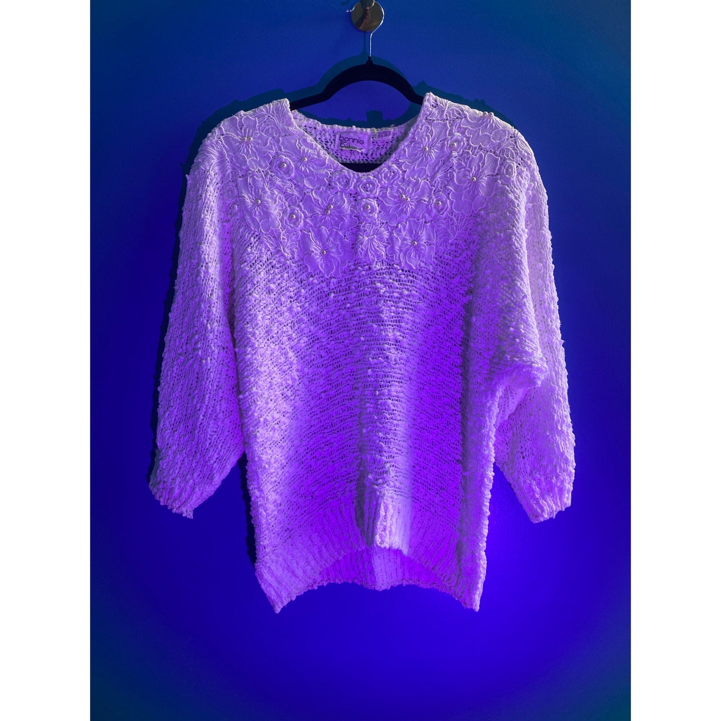 80's Bonnie and Bill White Floral Pearl Embellished V-neck Sweater Size Medium