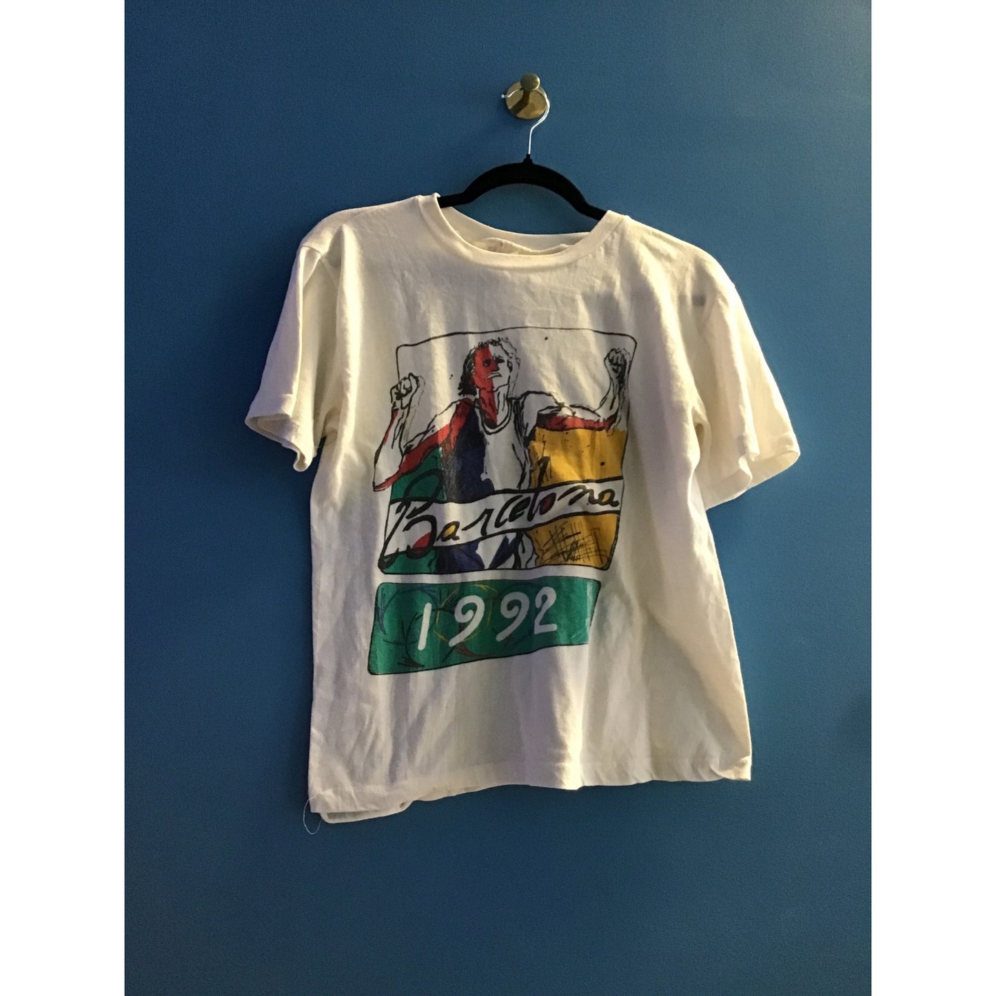 Barcelona 1992 Running Man Printed White T-shirt Men's Size Small?