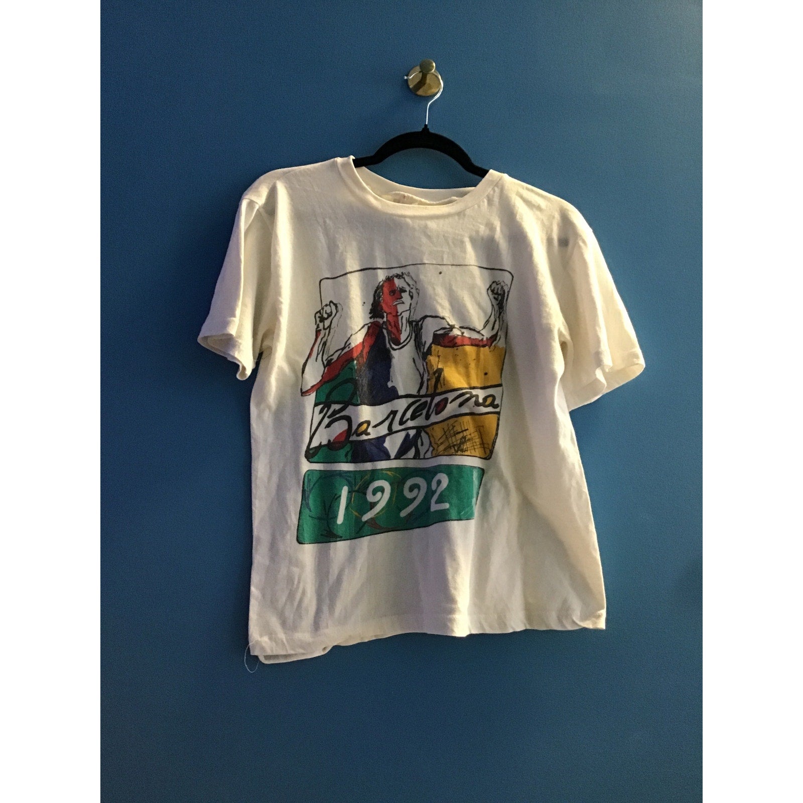 Barcelona 1992 Running Man Printed White T-shirt Men's Size Small?