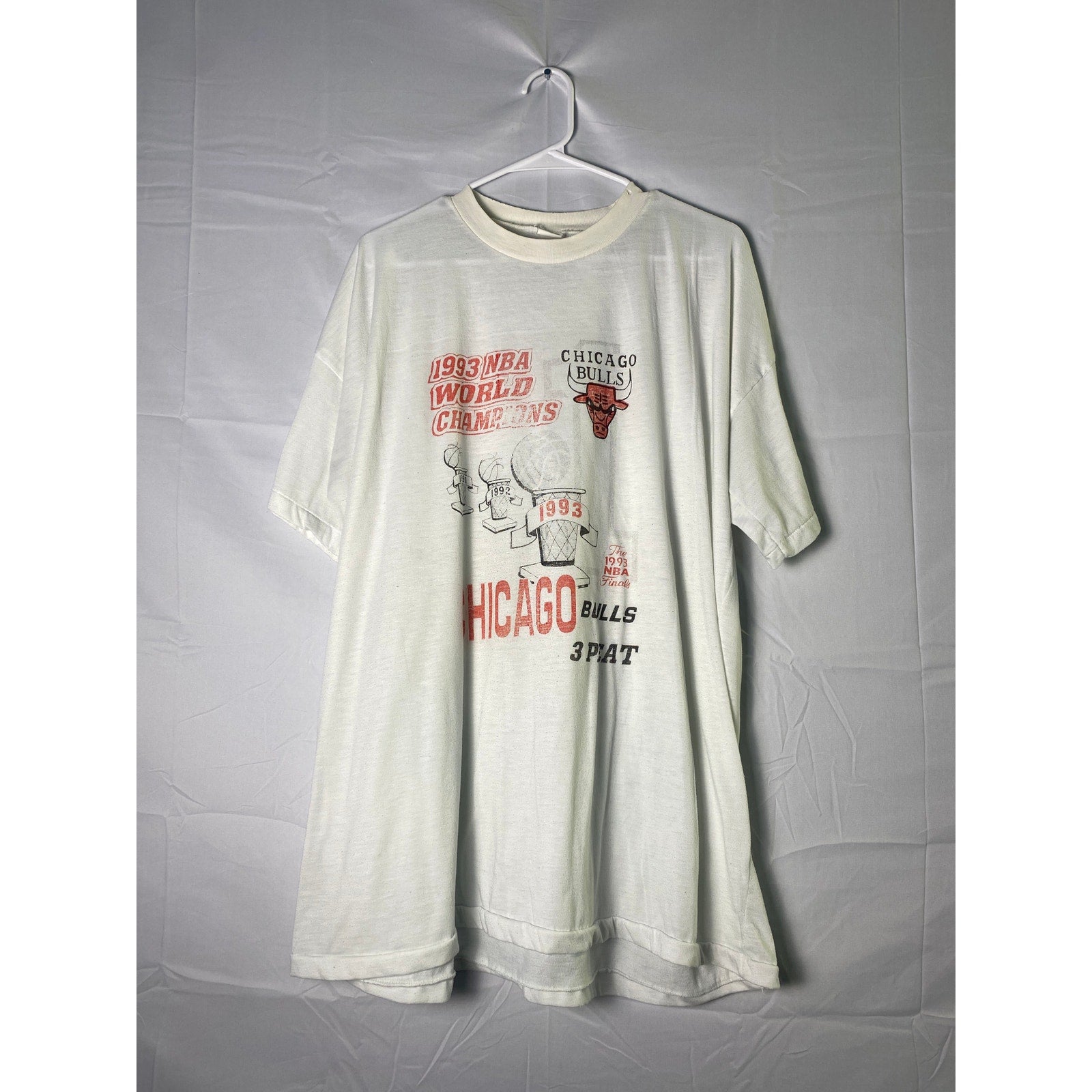 Vintage 1993 NBA World Champions Chicago Bulls White T-shirt Men's Size 2XL