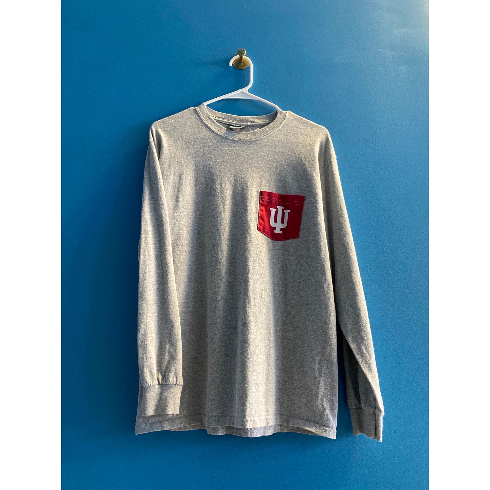 MV Sport Indiana Hoosiers Pocket Tee Long Sleeve Crew Neck Shirt Men's Medium